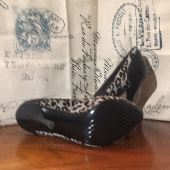 Caressa Black Peopard Print Pony pump - Picture 2 of 3